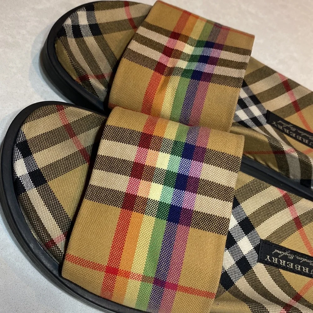 Burberry Women's Rainbow Vintage Check Slide Woman US 6-6.5 /23.5 cm⭐️⭐️⭐️⭐️ - Picture 17 of 17